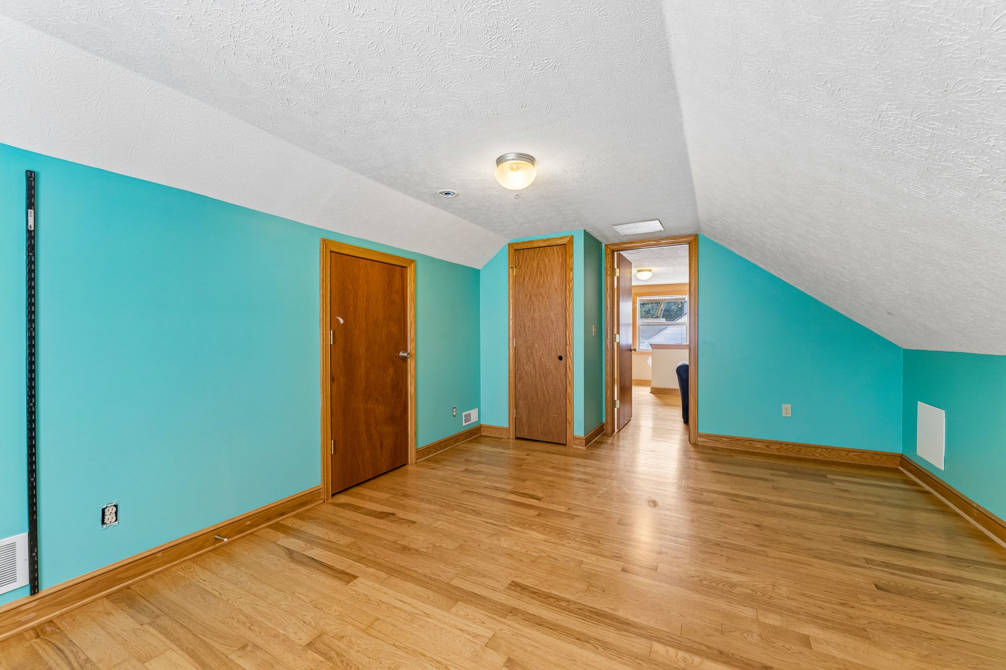 Hillside St-S1809-017.jpg