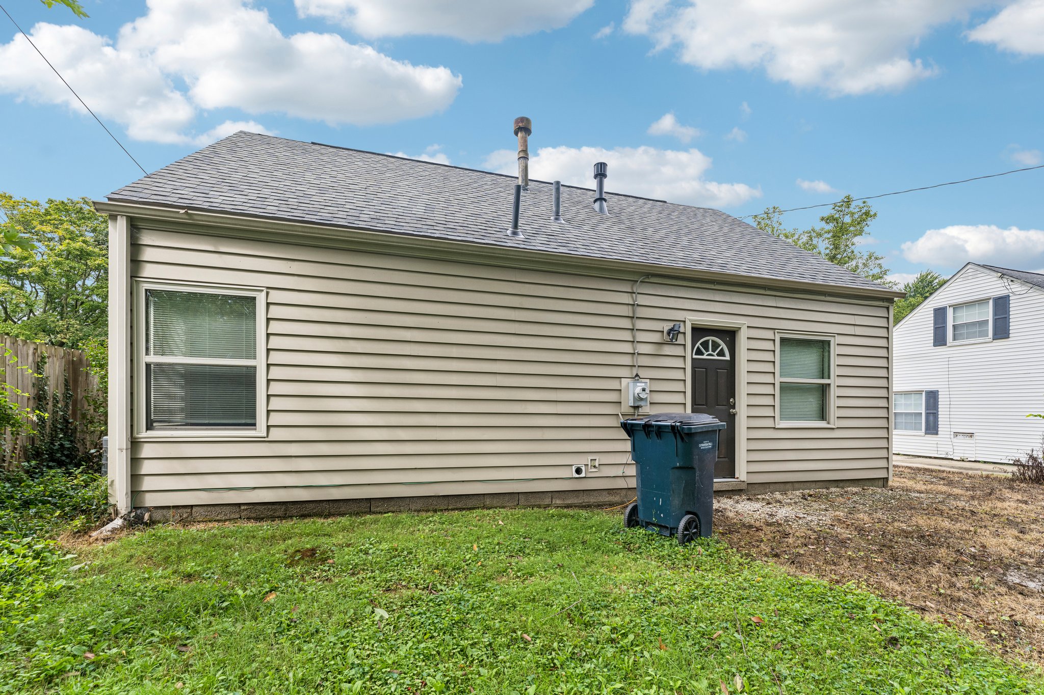 Hillside St-S1809-027.jpg