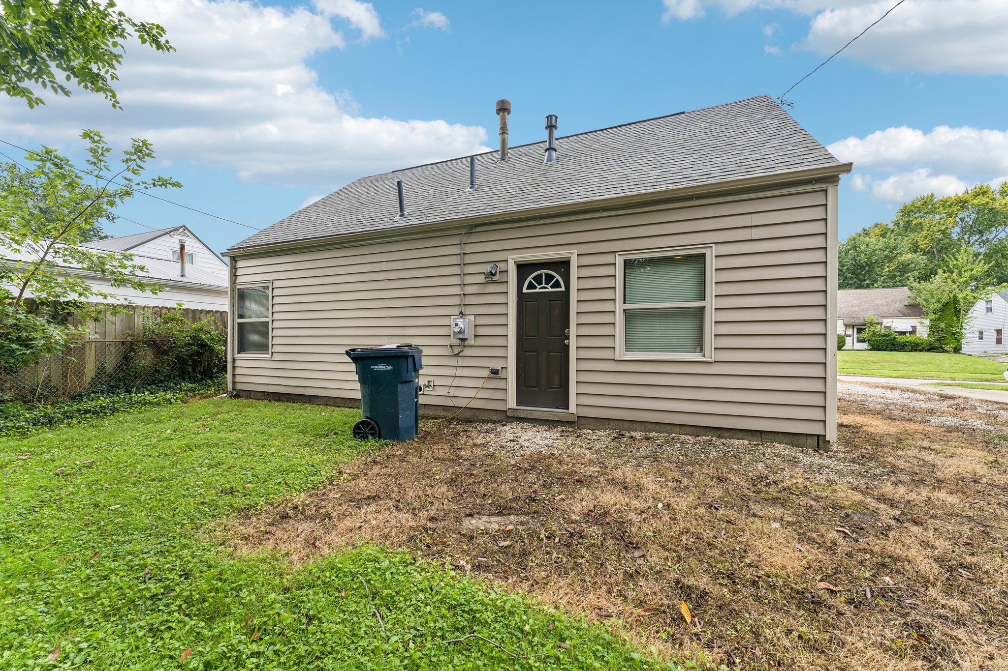 Hillside St-S1809-029.jpg