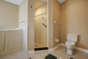 Bathroom 1 - 495A2464 (1)