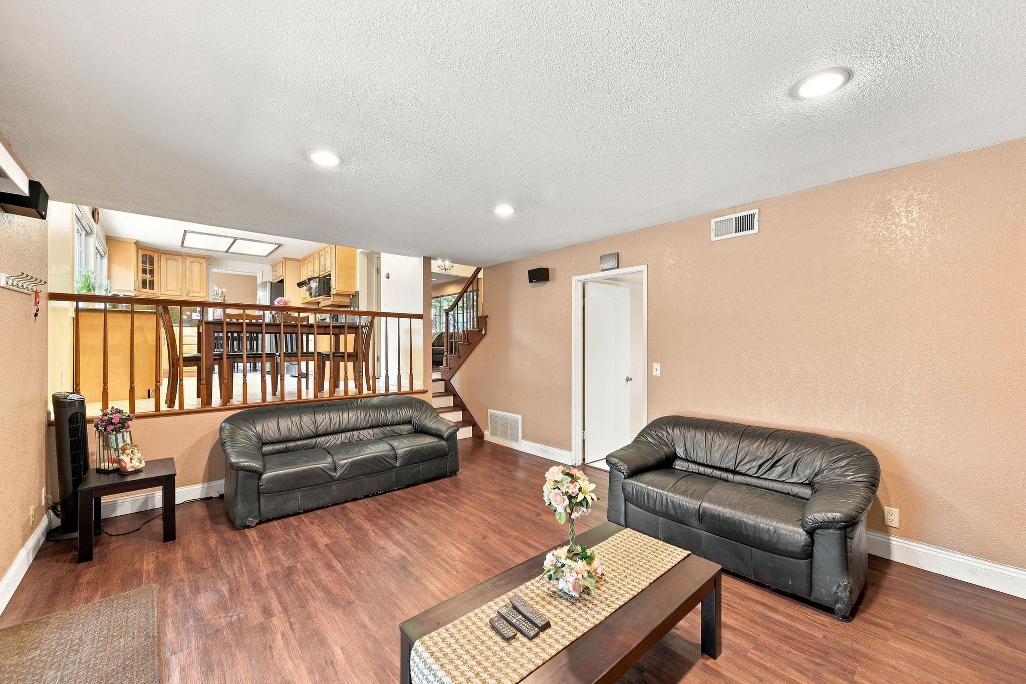 012_F8_2145 Ruby Ave