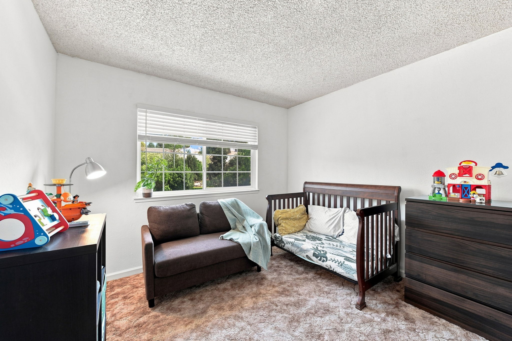 024_F8_2145 Ruby Ave