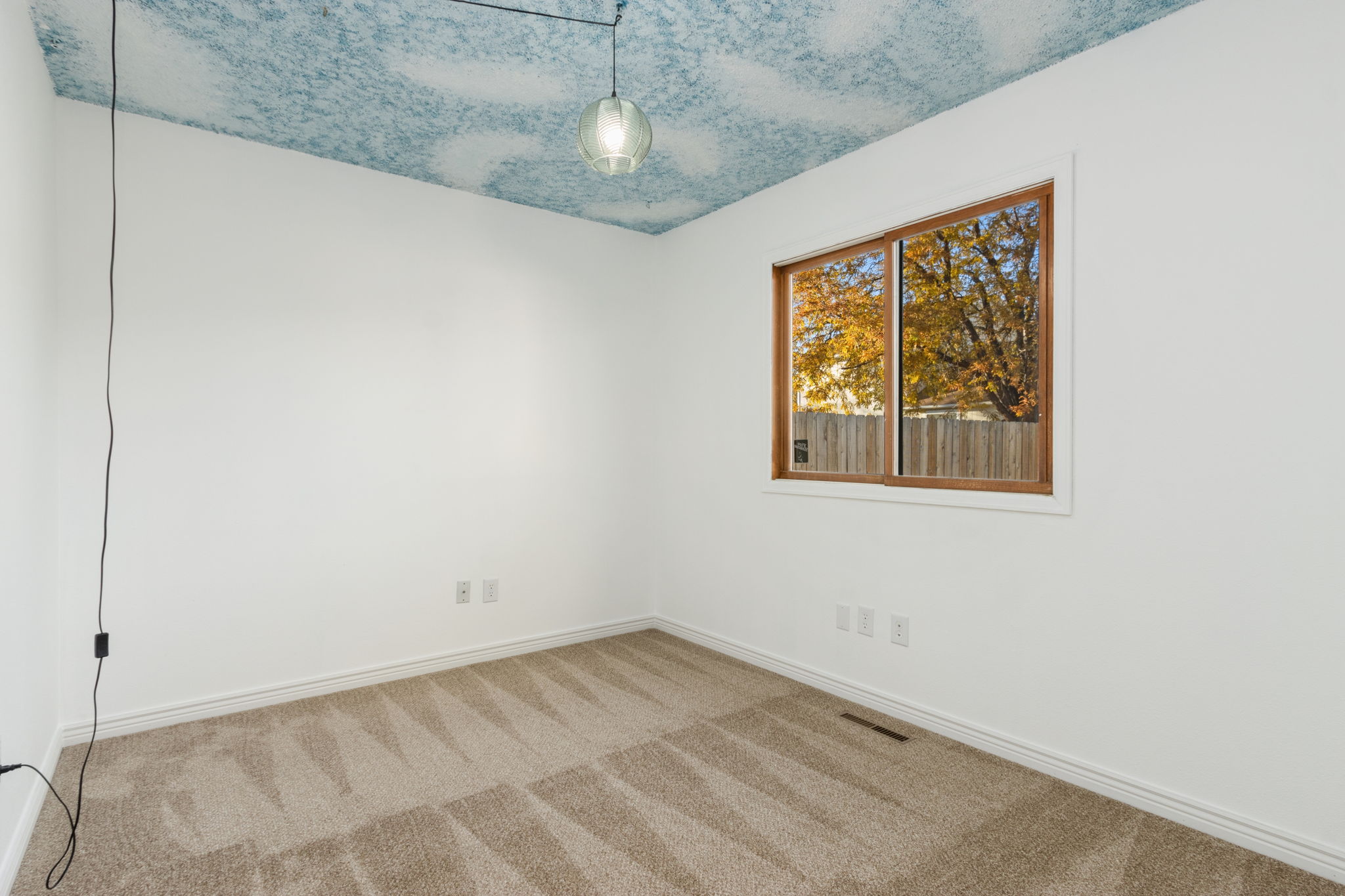 Bedroom 2 - new carpet and new paint on walls