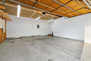 2-Car Garage