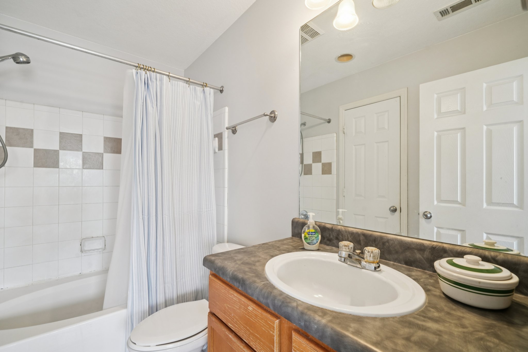 Del Lago Cir-S2503-014.jpg