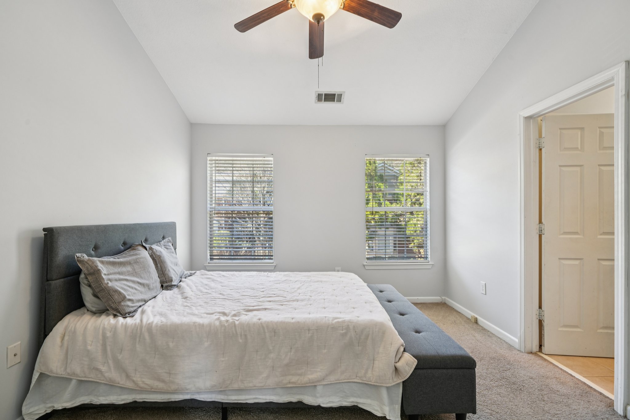 Del Lago Cir-S2503-015.jpg