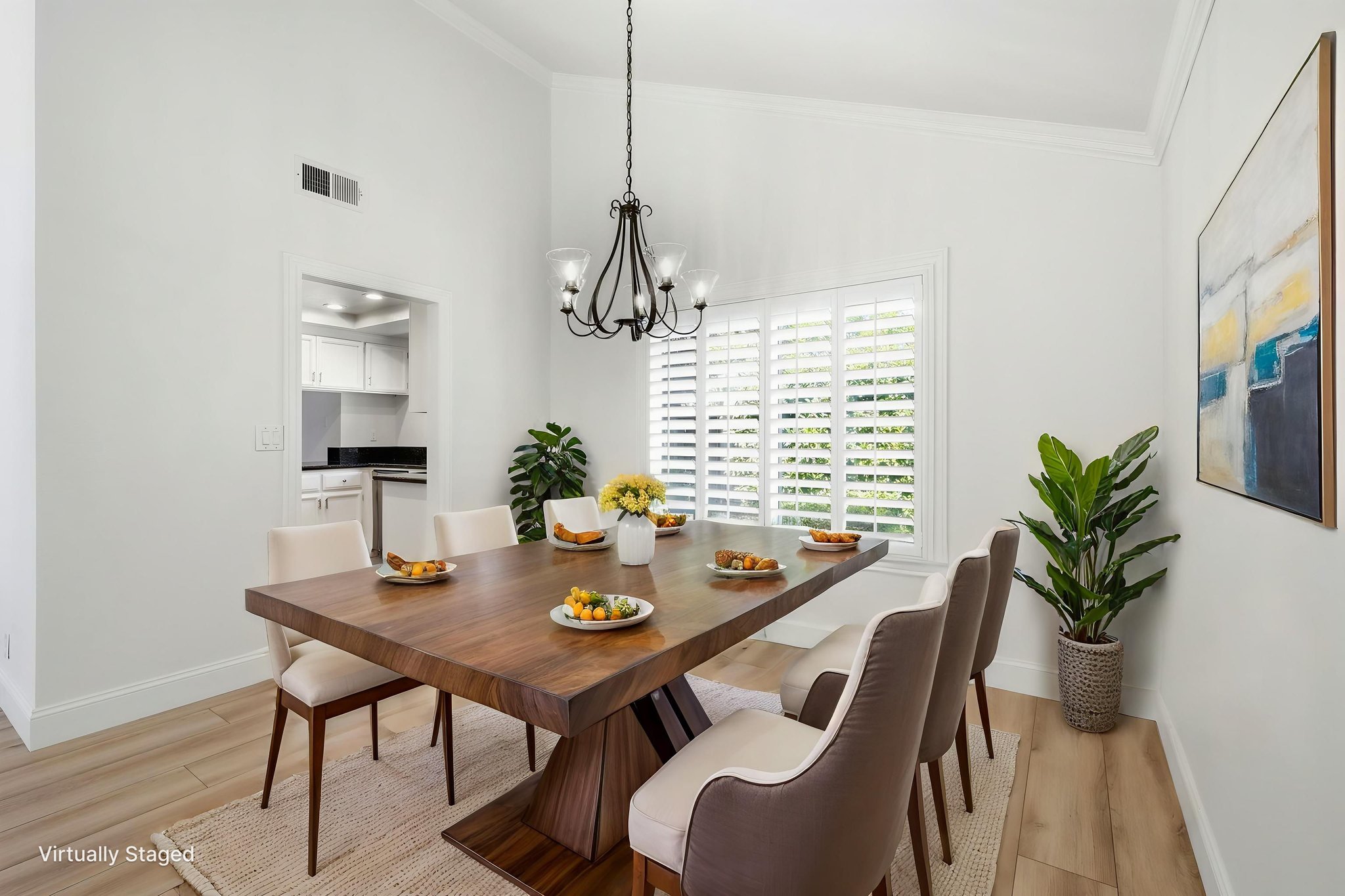 015_F8_2147 Westward Pl virtually staged.jpeg