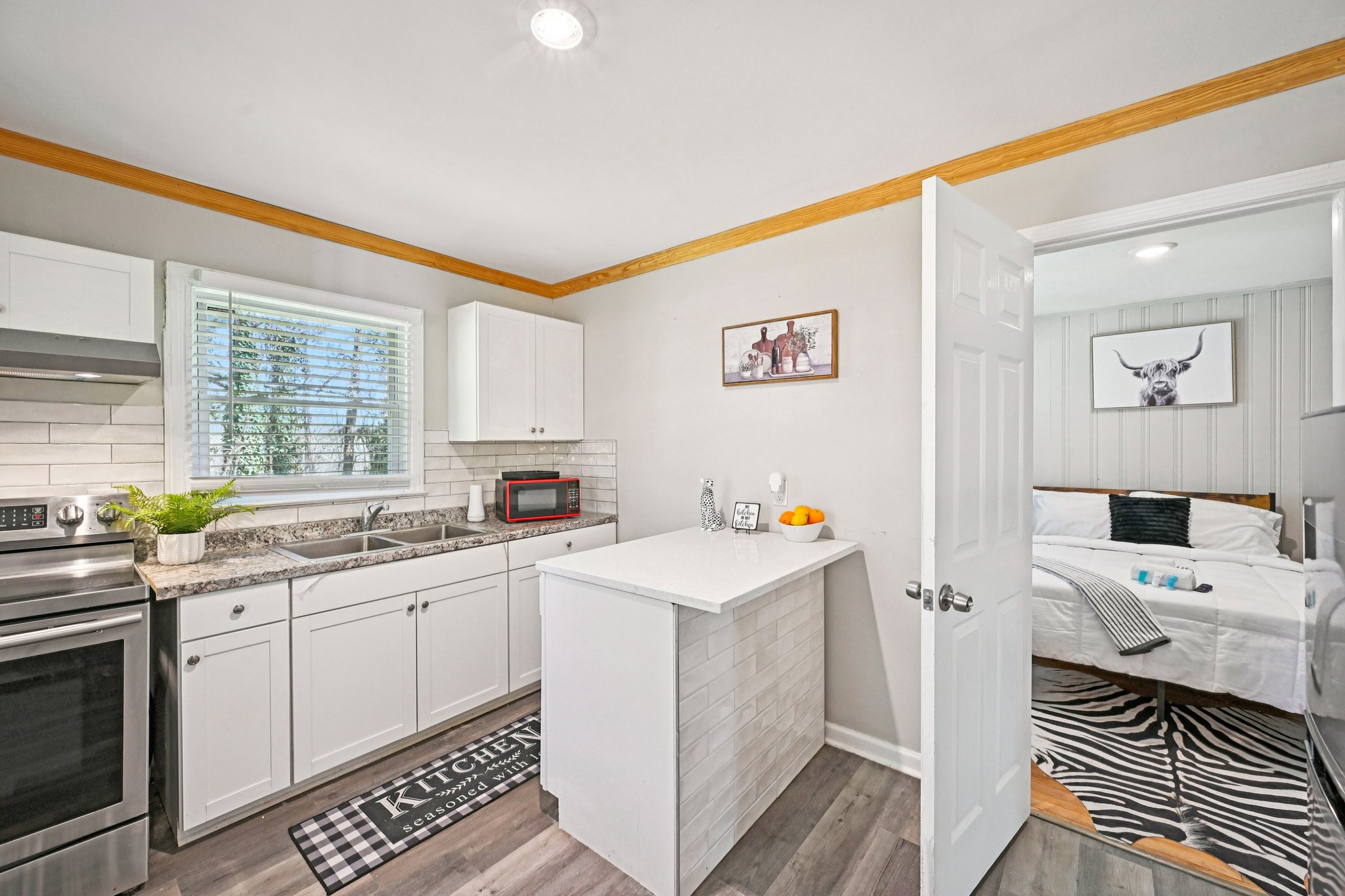 Meador Ave SE-L1403-017.jpg