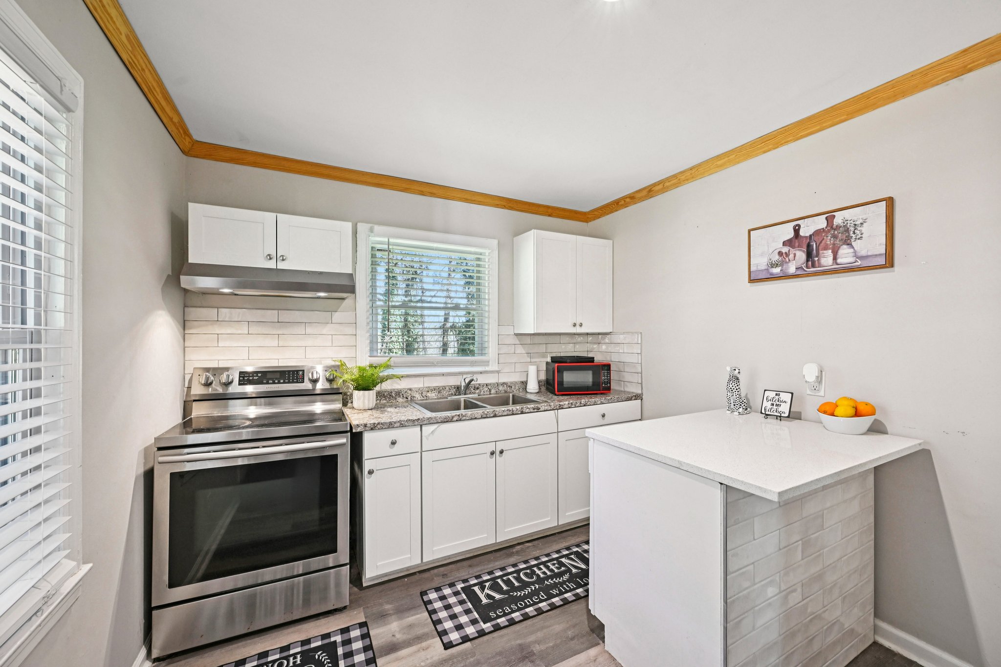 Meador Ave SE-L1403-018.jpg