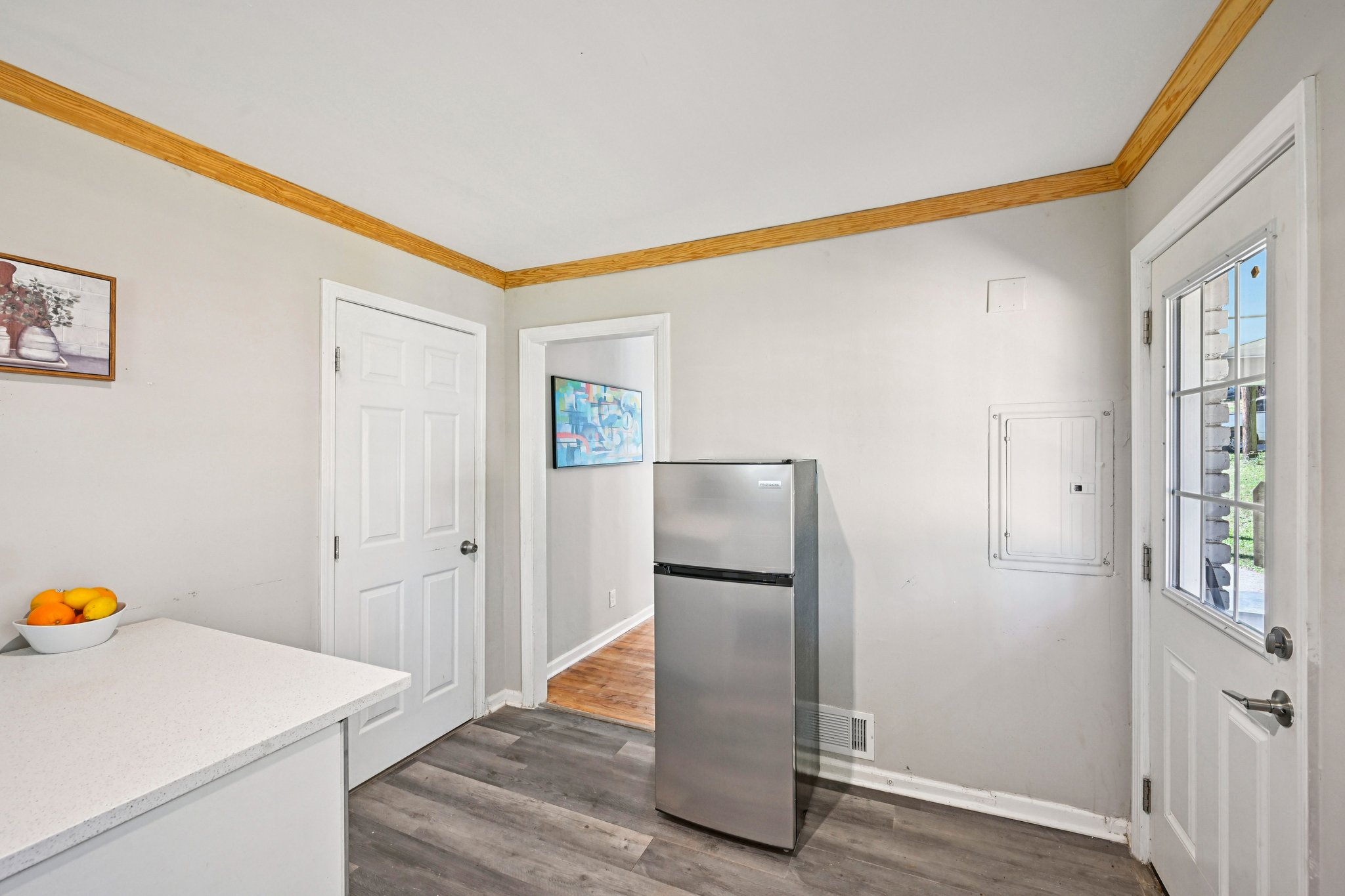 Meador Ave SE-L1403-020.jpg