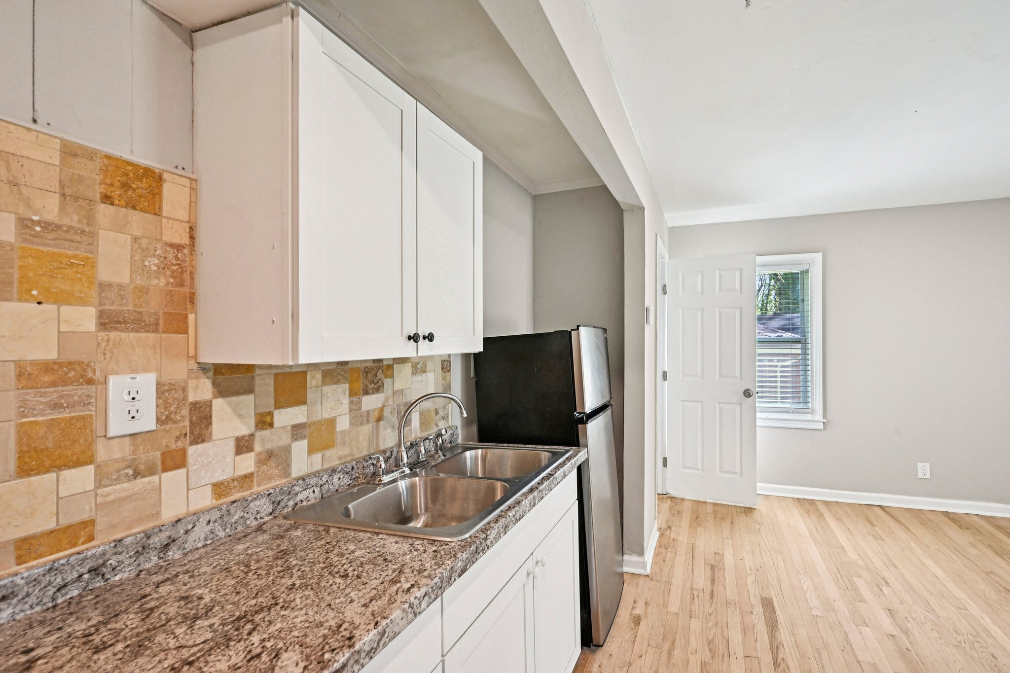 Meador Ave SE-L1403-023.jpg