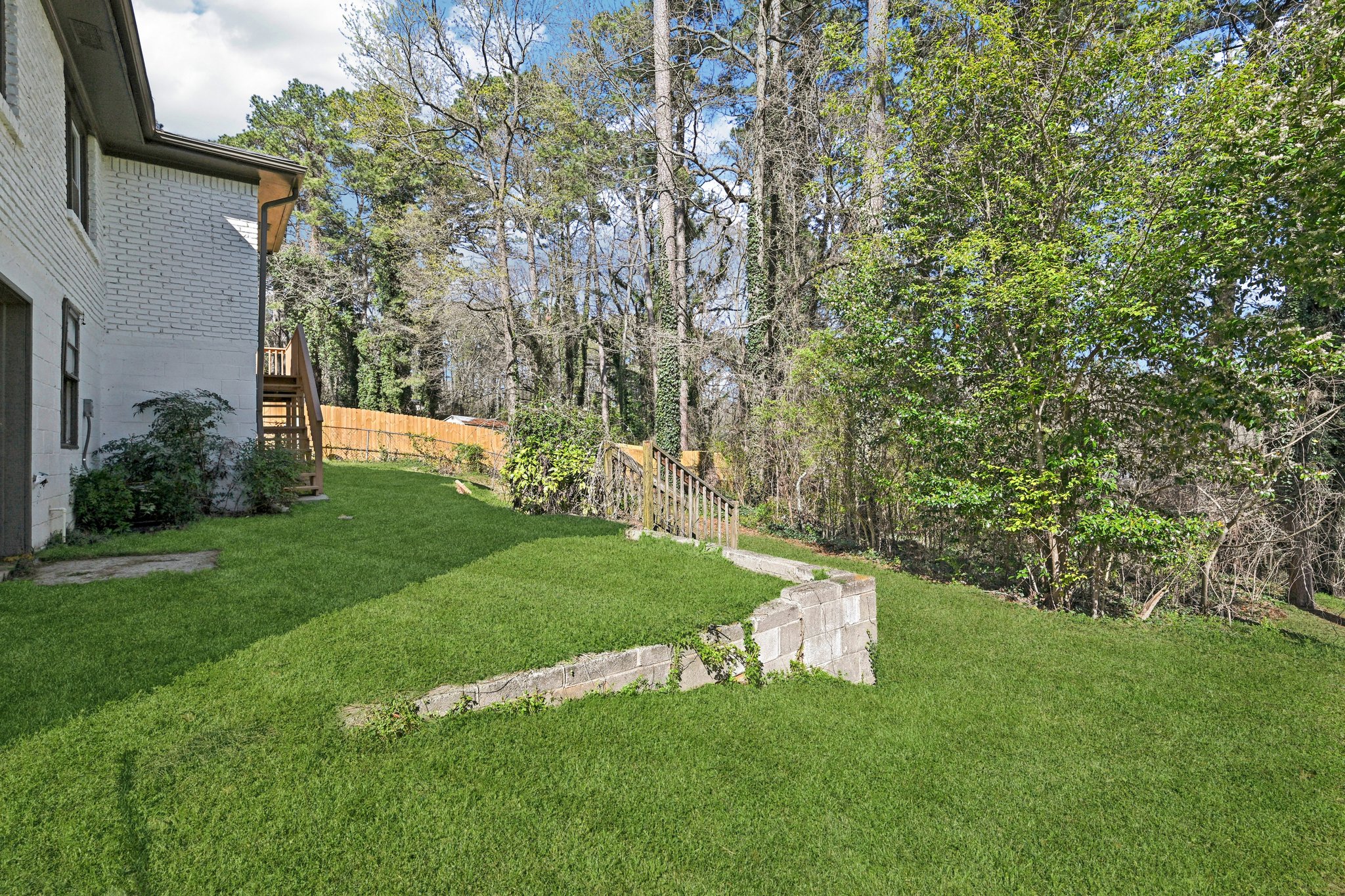 Meador Ave SE-L1403-047.jpg