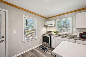 Meador Ave SE-L1403-016.jpg