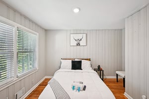 Meador Ave SE-L1403-027.jpg