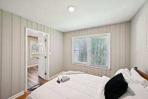 Meador Ave SE-L1403-030.jpg