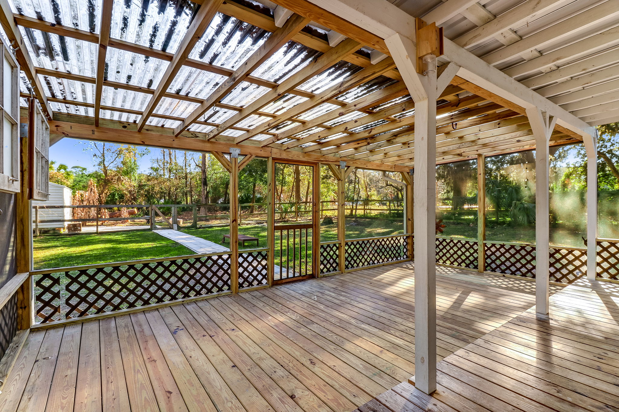 Screened-in Porch