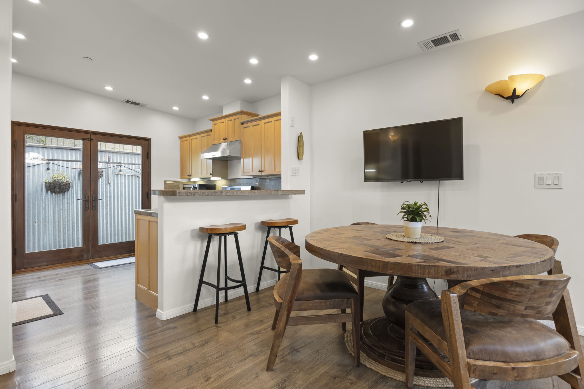 2149 Monmouth Dr. Ventura | The Mashburn Zell Group