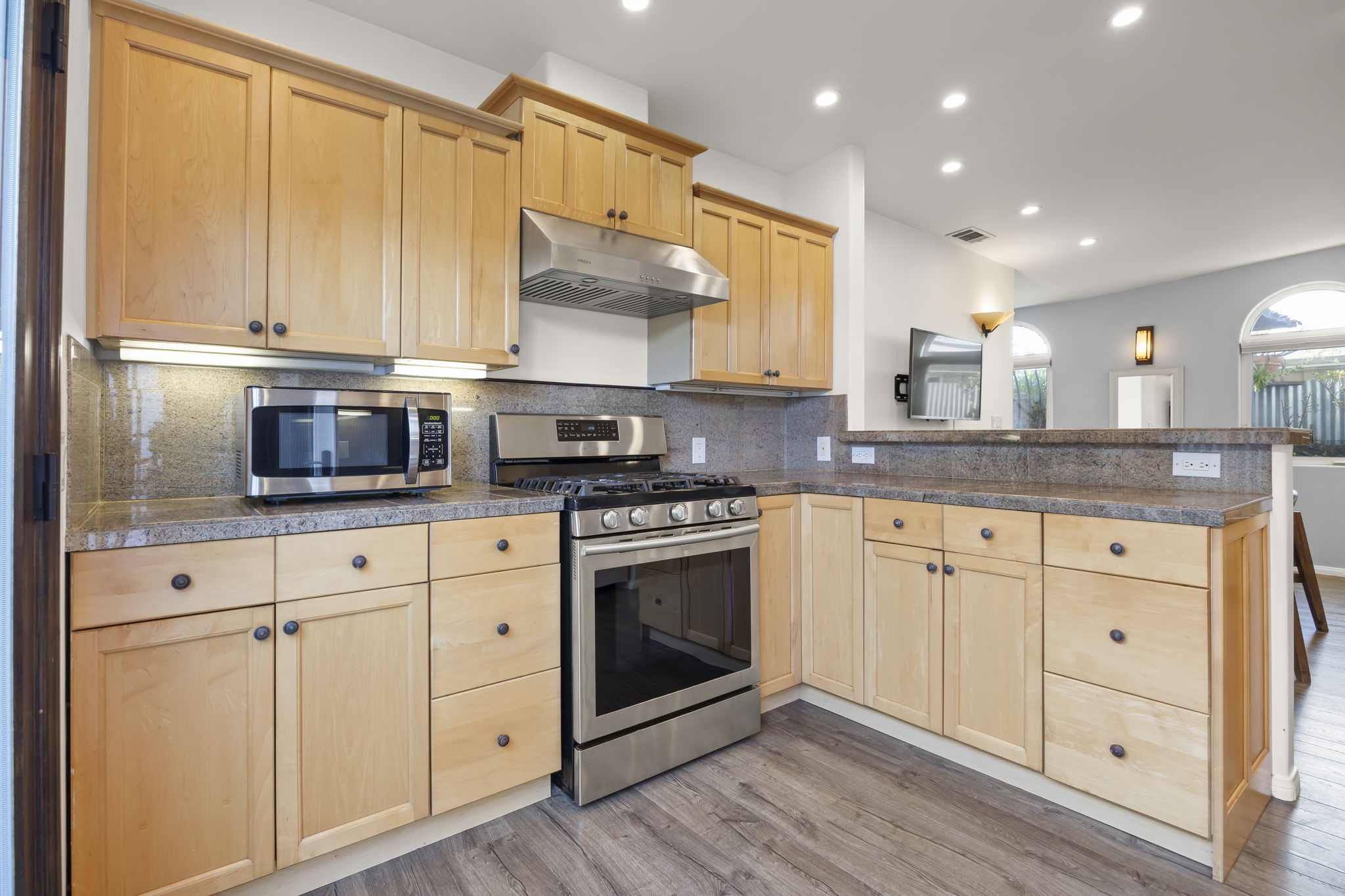 Kitchen | 2149 Monmouth Dr. Ventura