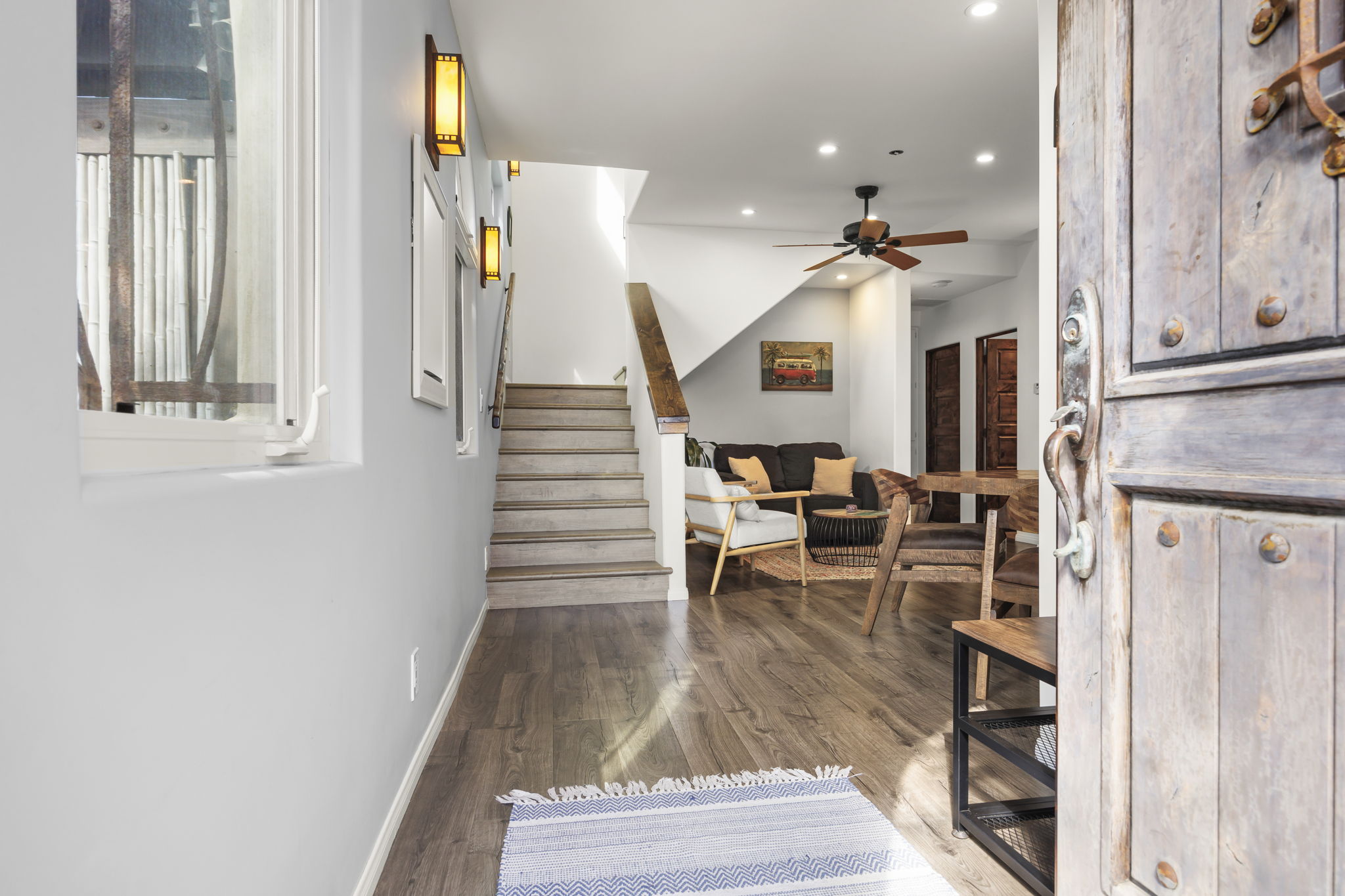 Entryway | 2149 Monmouth Dr. Ventura