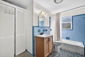 2nd Floor Full Bathroom