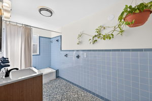 2nd Floor Full Bathroom