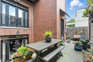 2149 W Huron St_005