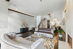 2149 W Huron St_009