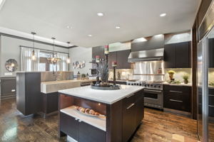 2149 W Huron St_019