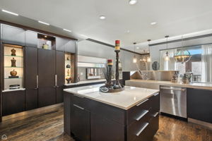 2149 W Huron St_023