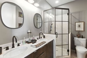 2149 W Huron St_027
