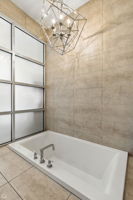 2149 W Huron St_034
