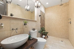 2149 W Huron St_043