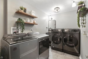 2149 W Huron St_044
