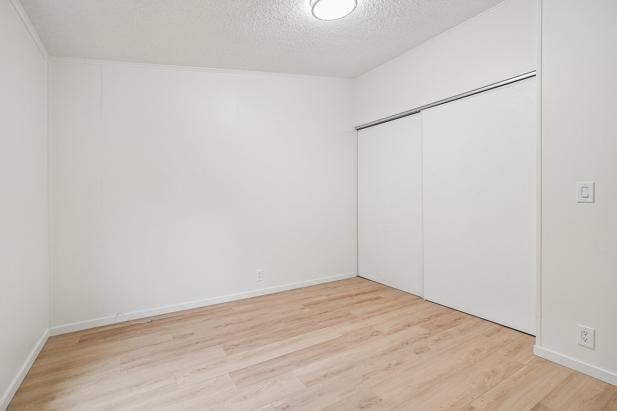 105th Ave-S0906-028.jpg