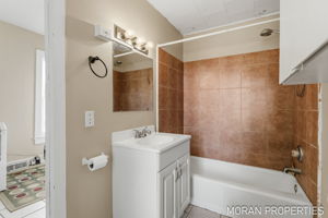  Photo 36