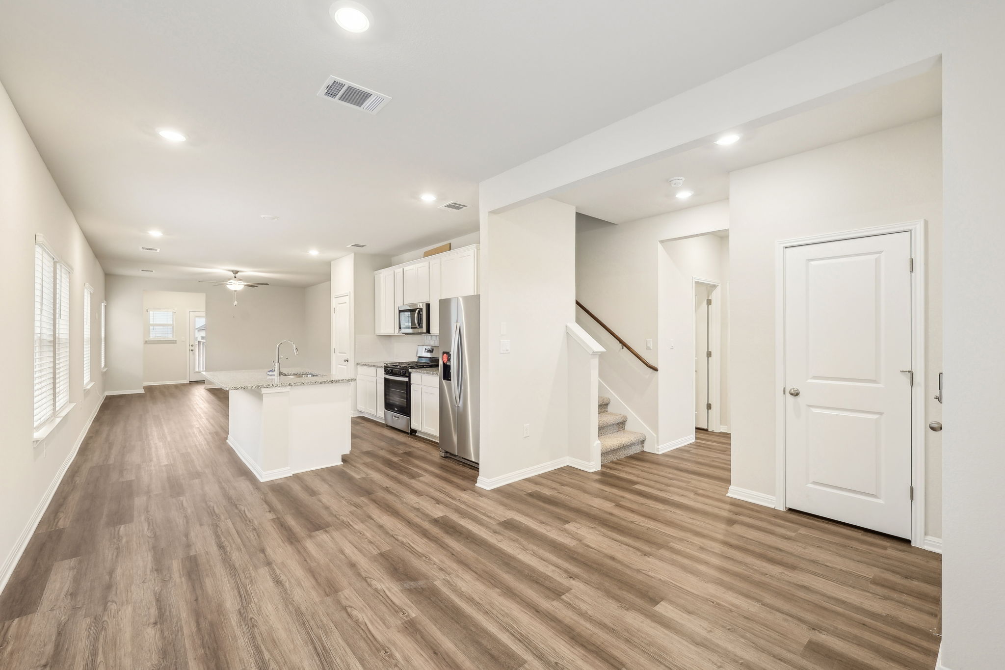 Austin- Flora - 215 Brandywine Rd, Hutto, TX 78634-004