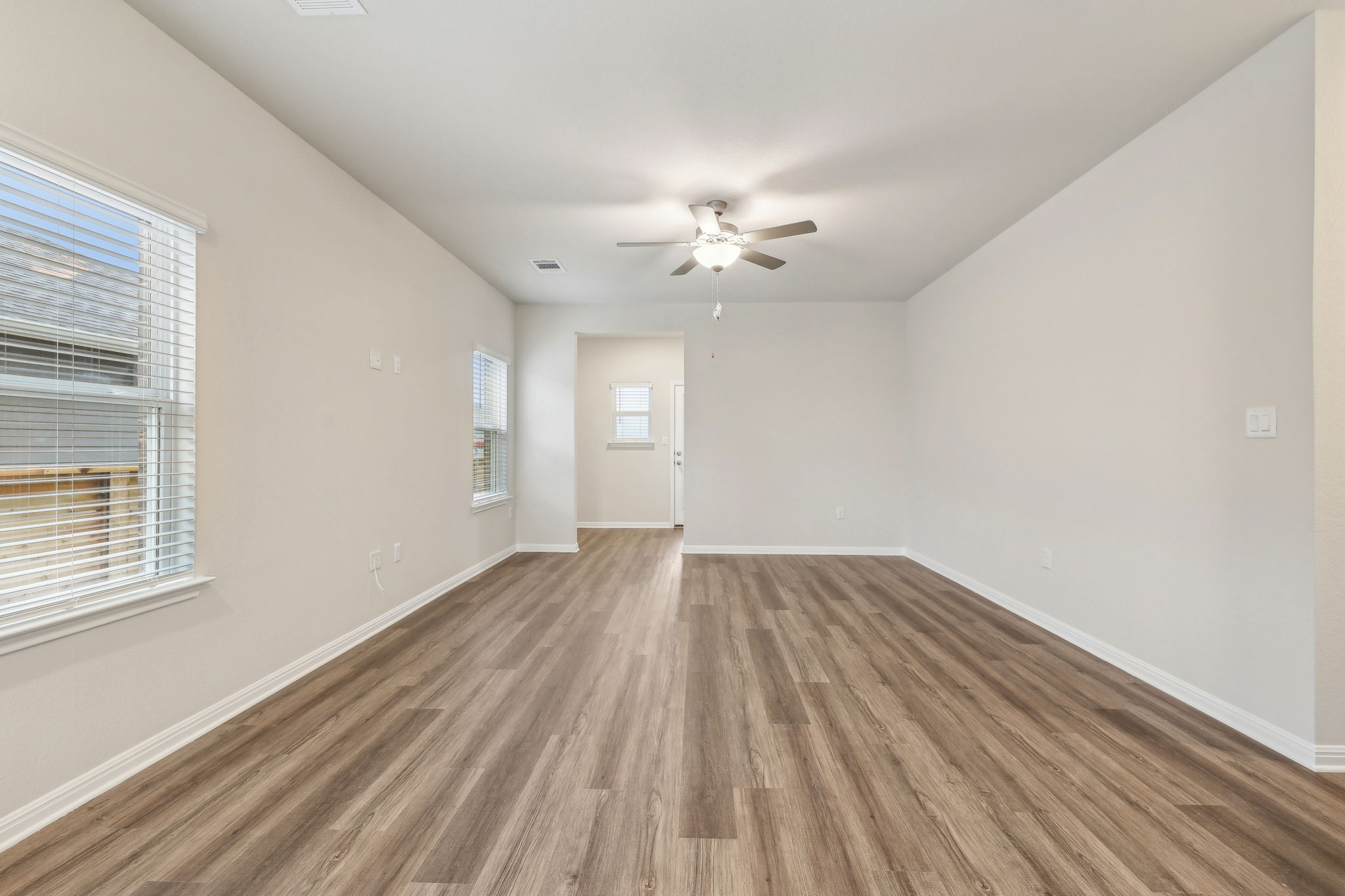 Austin- Flora - 215 Brandywine Rd, Hutto, TX 78634-006