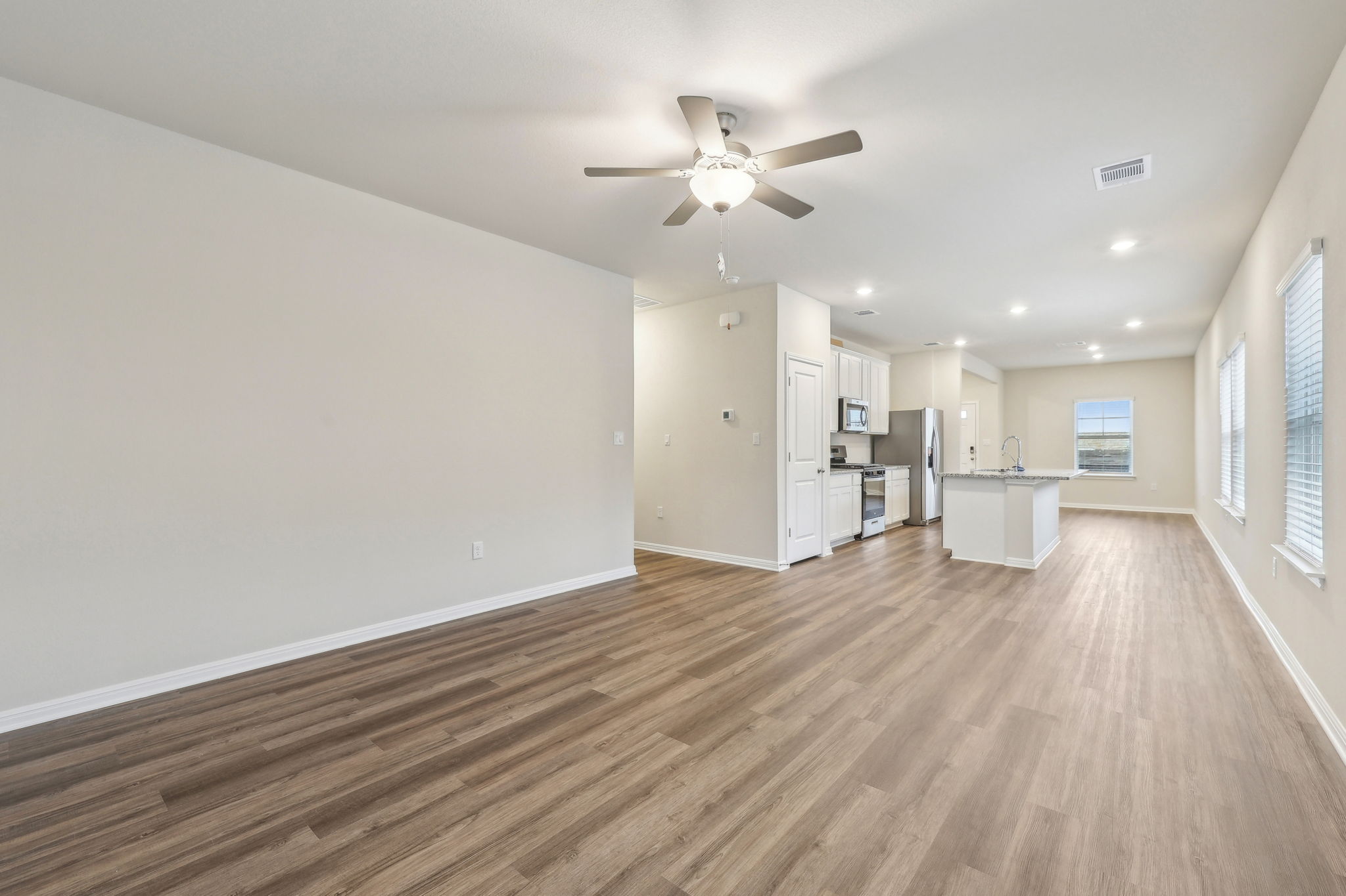 Austin- Flora - 215 Brandywine Rd, Hutto, TX 78634-008