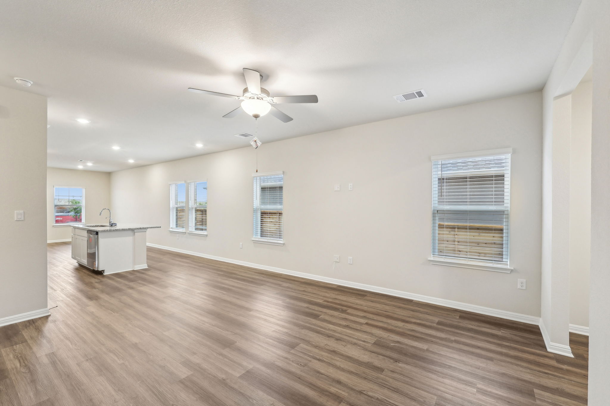 Austin- Flora - 215 Brandywine Rd, Hutto, TX 78634-009