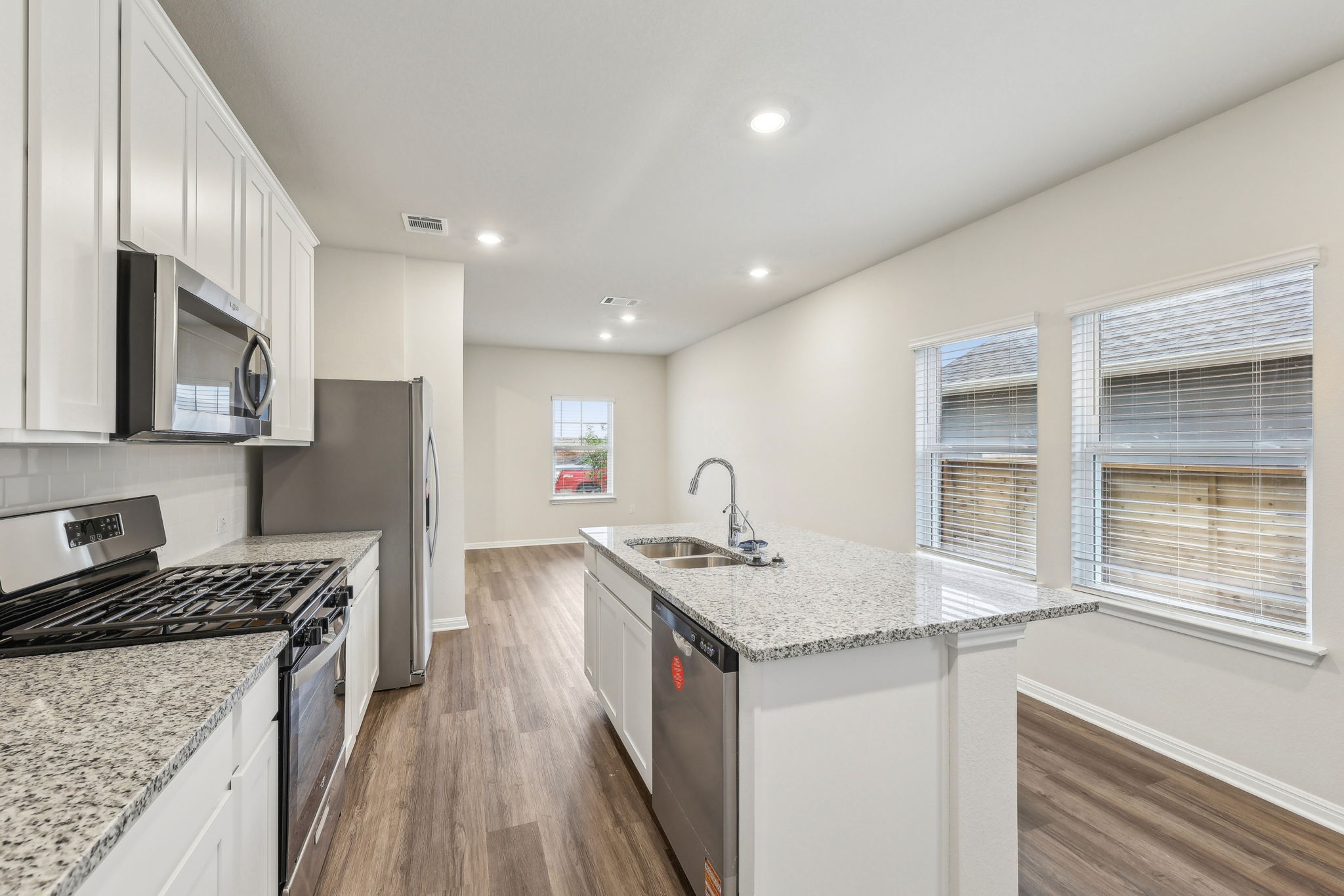 Austin- Flora - 215 Brandywine Rd, Hutto, TX 78634-014