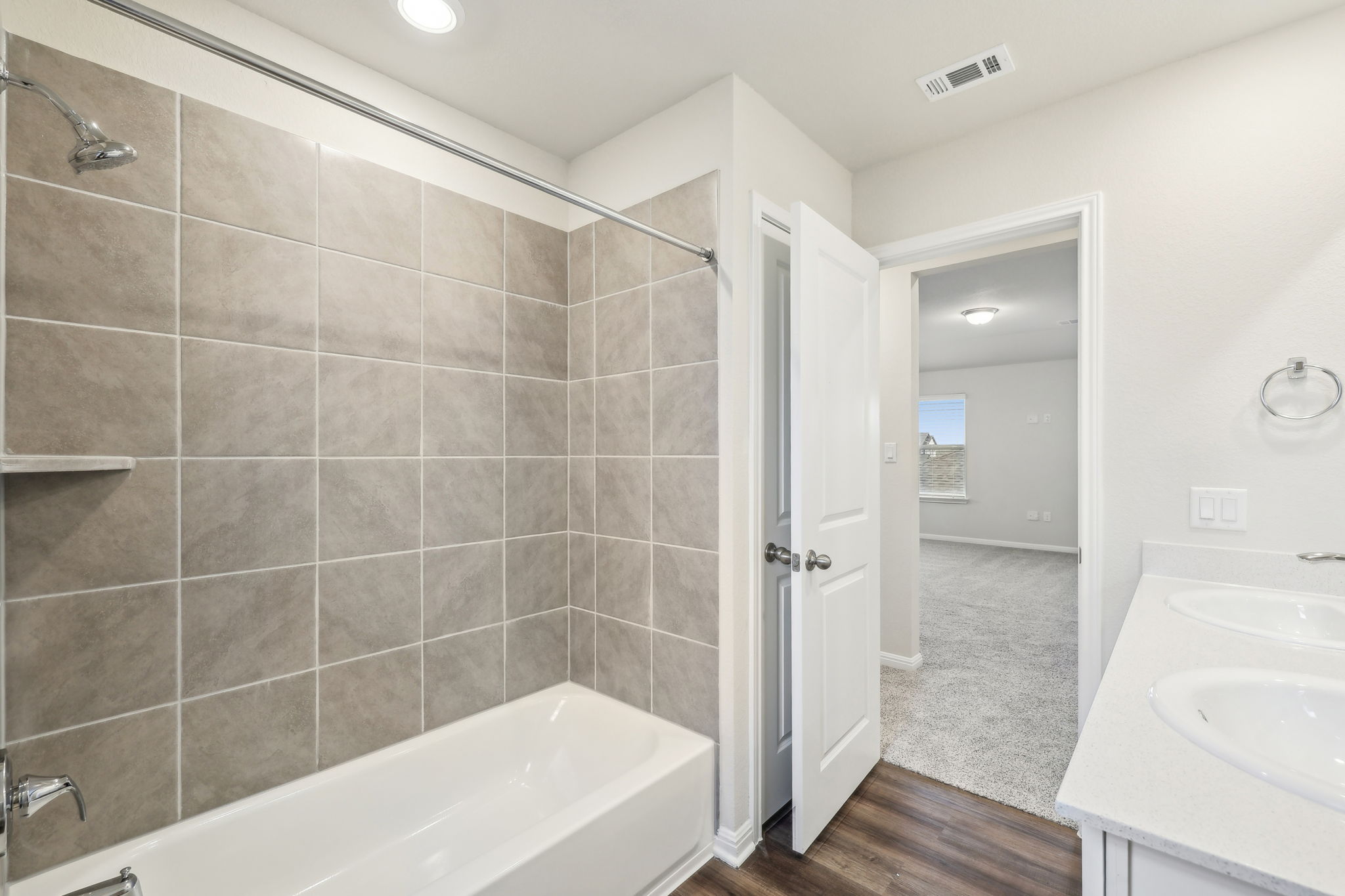 Austin- Flora - 215 Brandywine Rd, Hutto, TX 78634-041