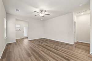Austin- Flora - 215 Brandywine Rd, Hutto, TX 78634-007