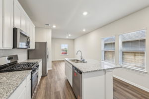 Austin- Flora - 215 Brandywine Rd, Hutto, TX 78634-014