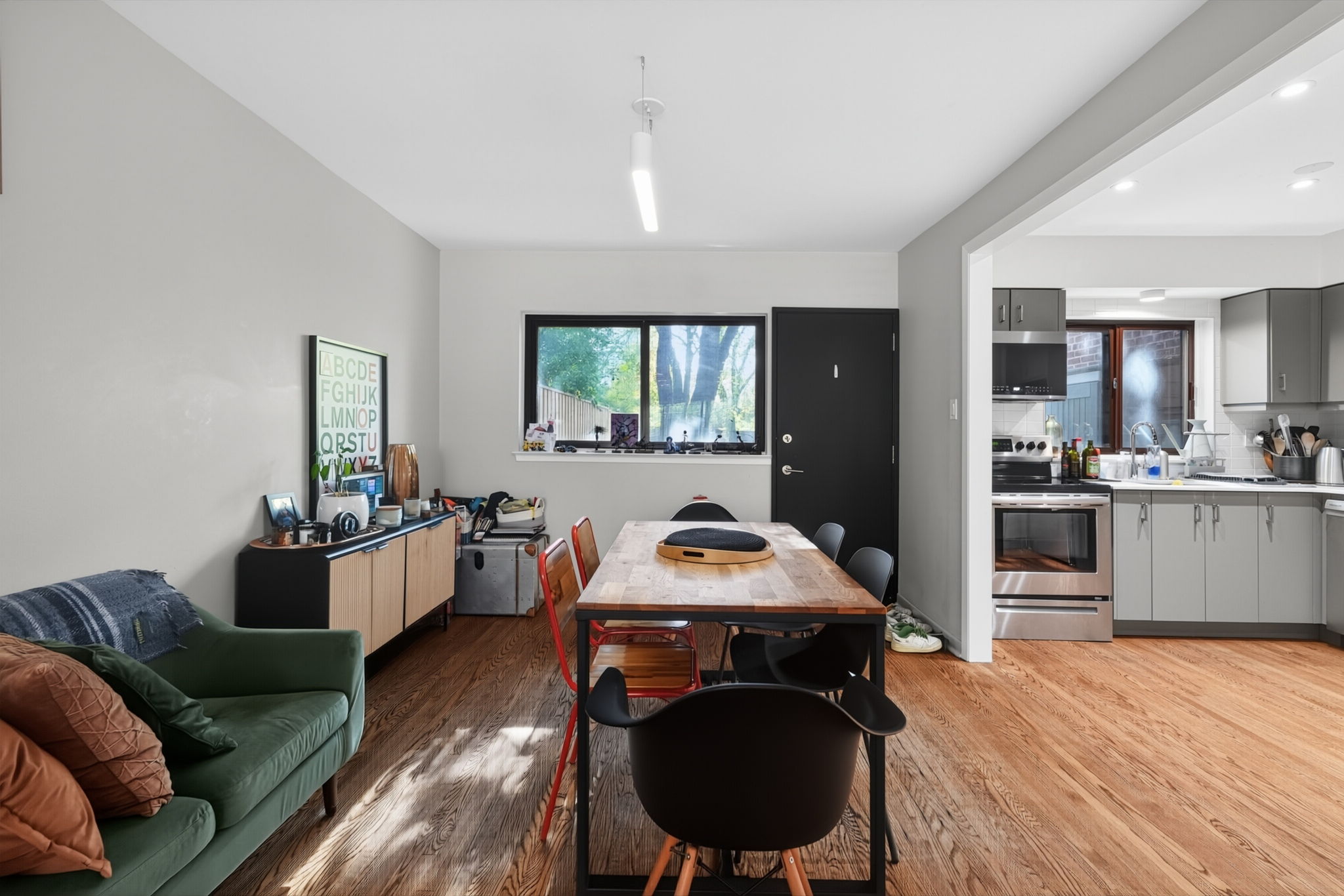 215 Davisville Ave Toronto, ON M4S 1G8