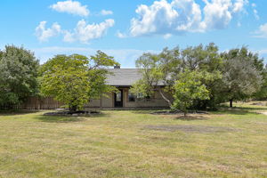  Photo 0