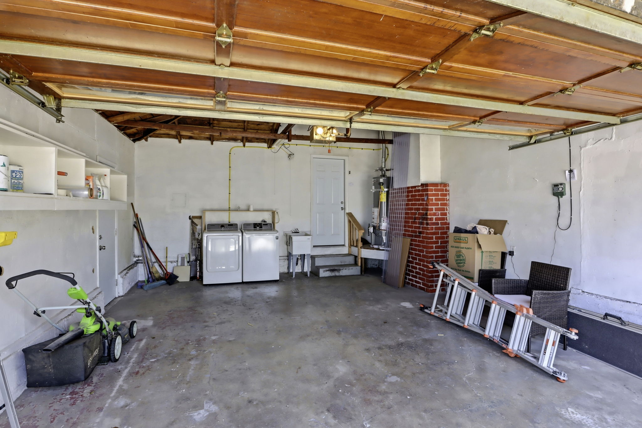 026_F8_215 Eastman St
