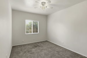 017_F8_215 Eastman St