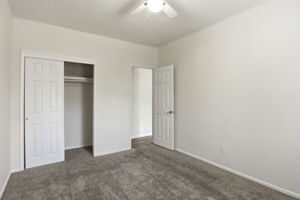 018_F8_215 Eastman St