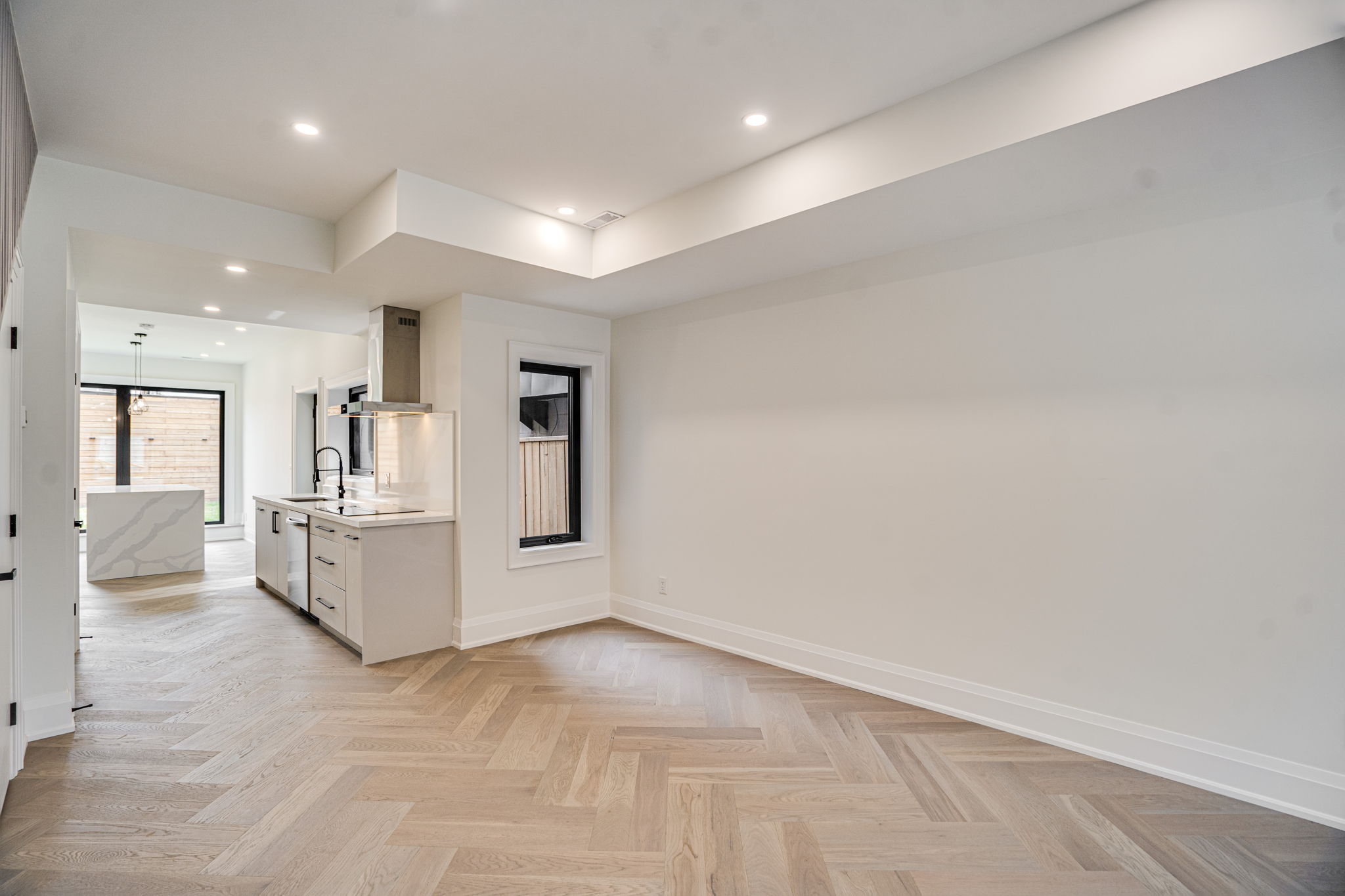215 Euclid Ave Toronto, ON M6J 2K1