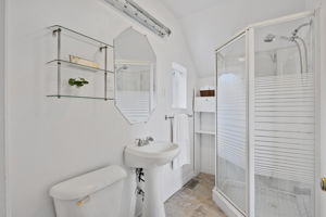  Photo 24
